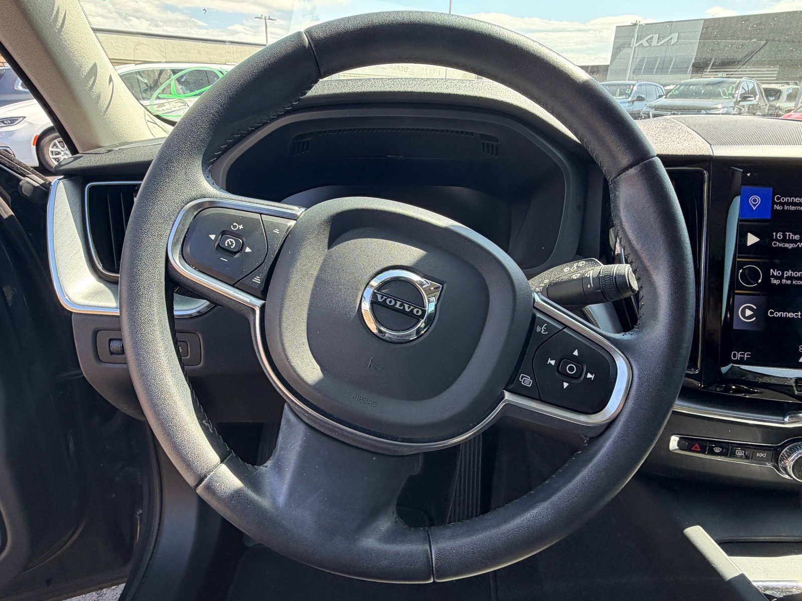 Used 2020 Volvo XC60 T5 Momentum FWD image 11
