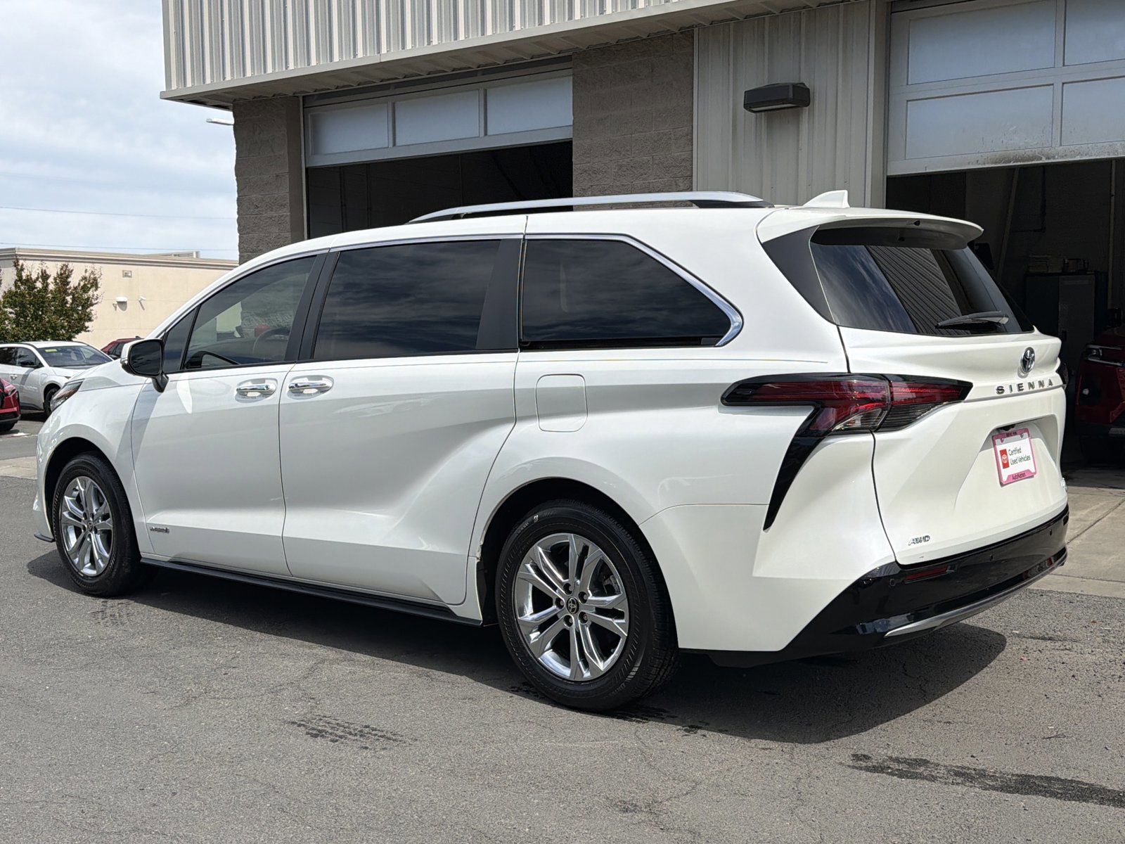 Used 2021 Toyota Sienna Platinum AWD/4WD image 7