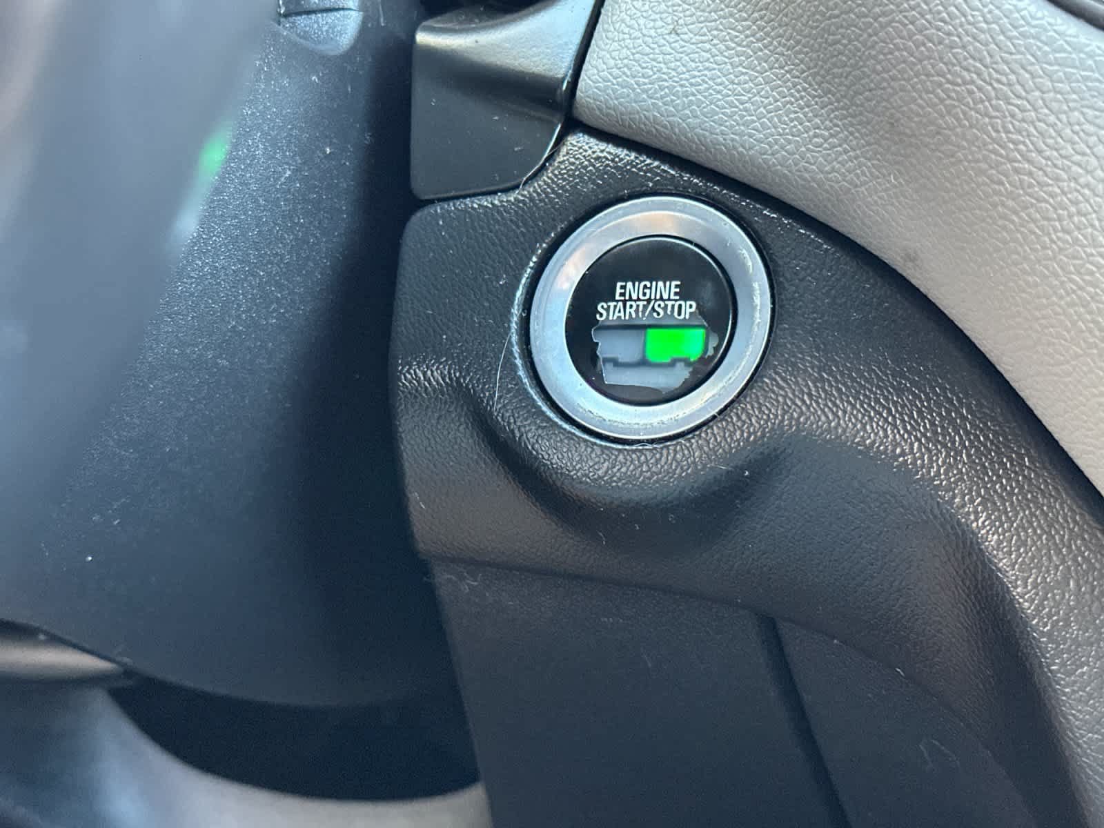 Used 2018 Chevrolet Equinox LT FWD image 23