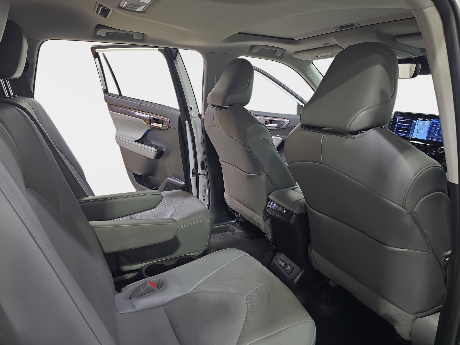 Used 2022 Toyota Highlander Limited w/ Protection Package #3 (TMS) AWD/4WD image 13