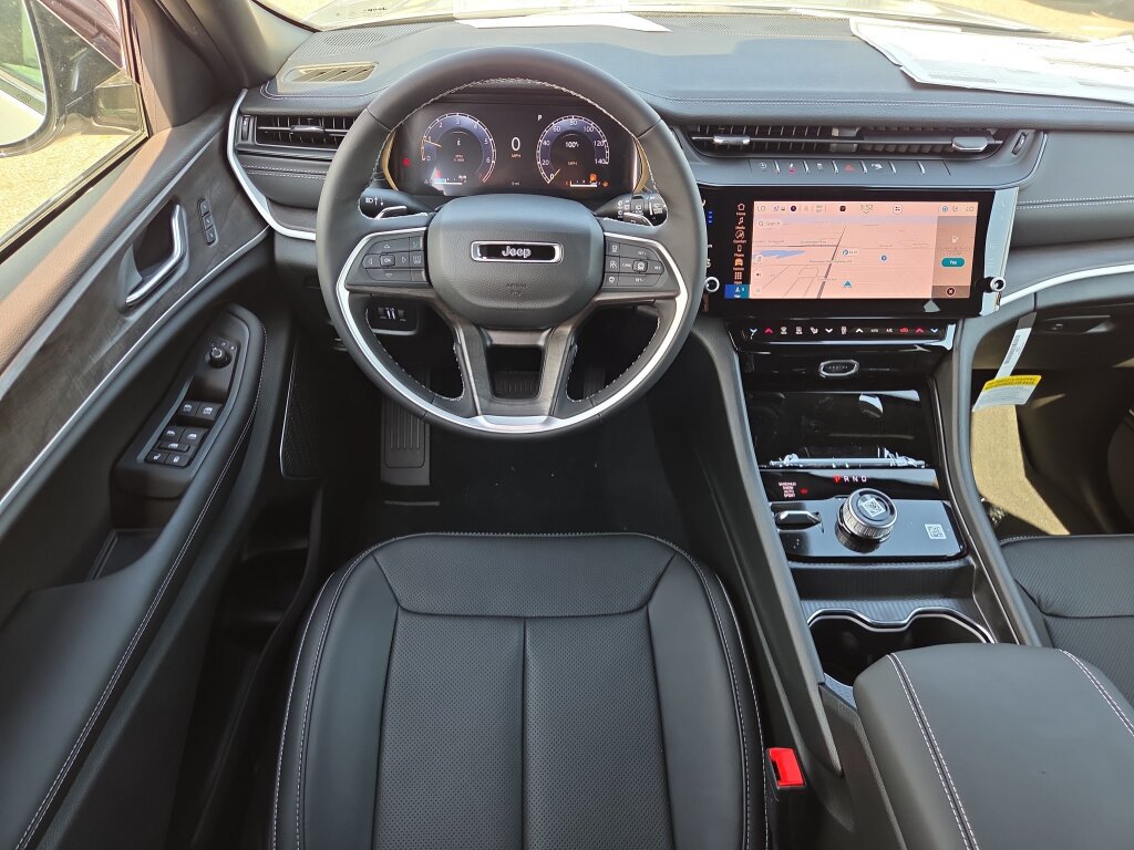 New 2026 Jeep Grand Cherokee Limited Reserve AWD/4WD image 9