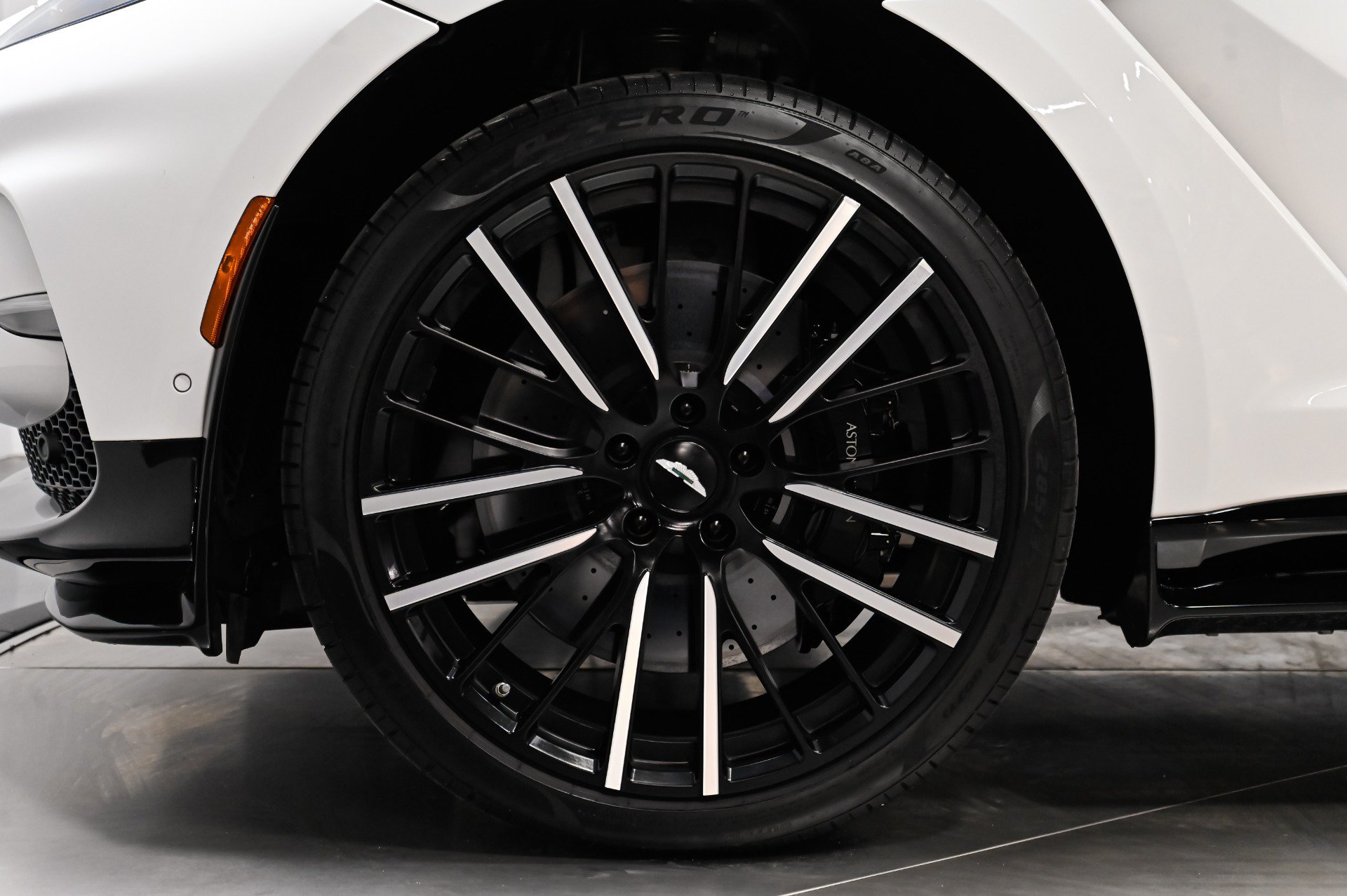 Used 2023 Aston Martin DBX 707 AWD/4WD image 16