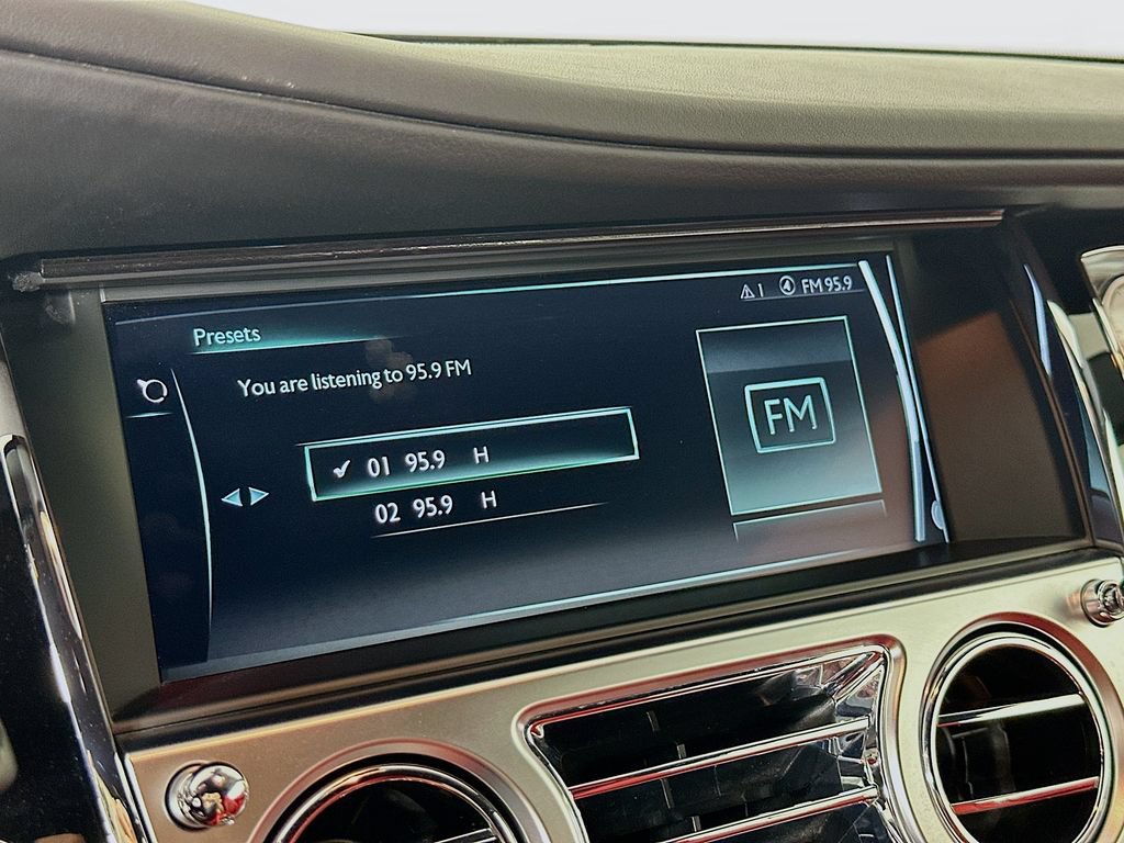 Used 2018 Rolls-Royce Dawn RWD image 12
