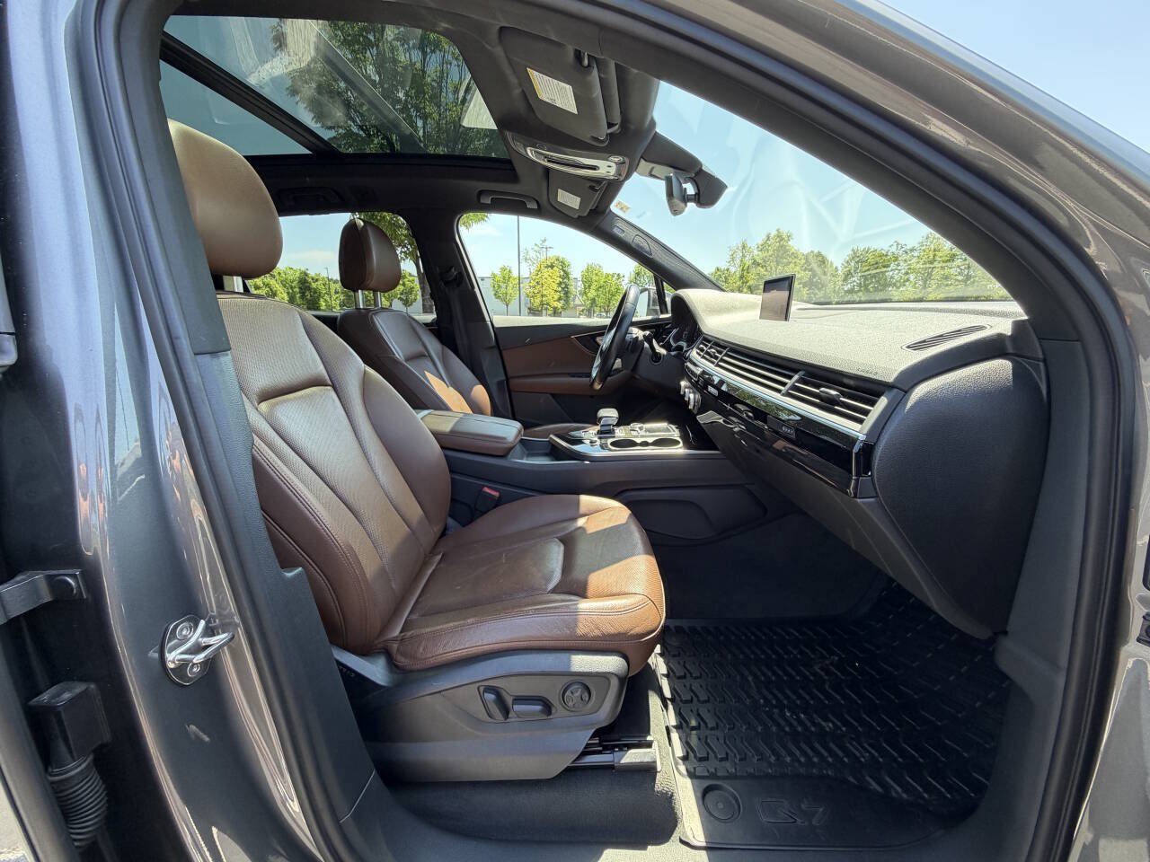 Used 2017 Audi Q7 2.0T Premium Plus w/ Premium Plus Package AWD/4WD image 16