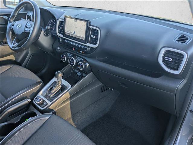 Used 2022 Hyundai Venue Limited image 21