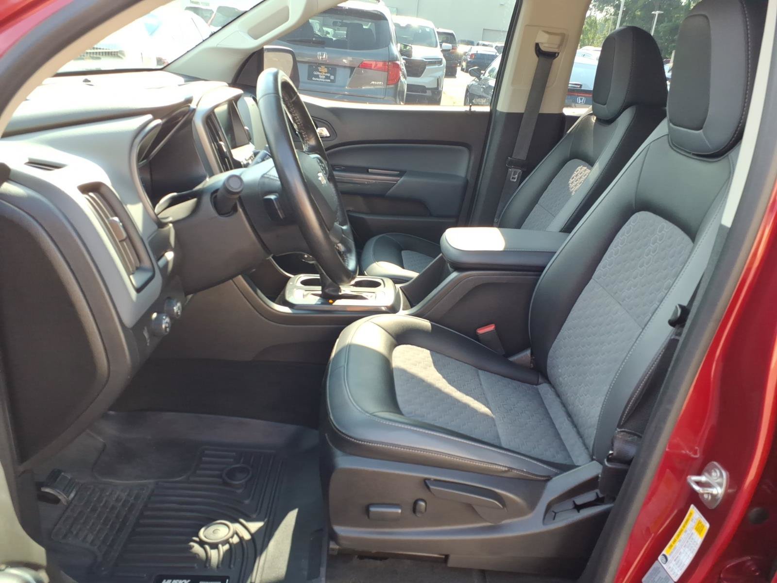 Used 2017 Chevrolet Colorado Z71 AWD/4WD image 4