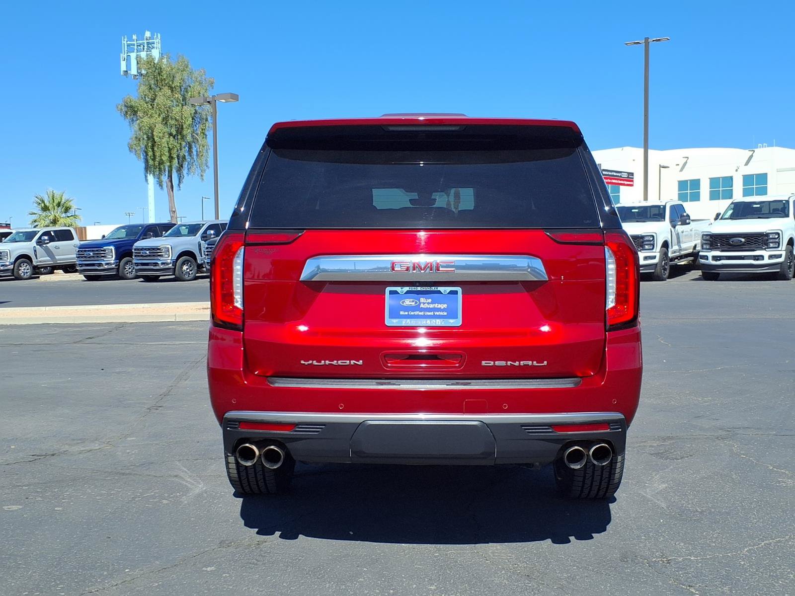 Used 2021 GMC Yukon XL Denali w/ Denali Premium Package AWD/4WD image 5