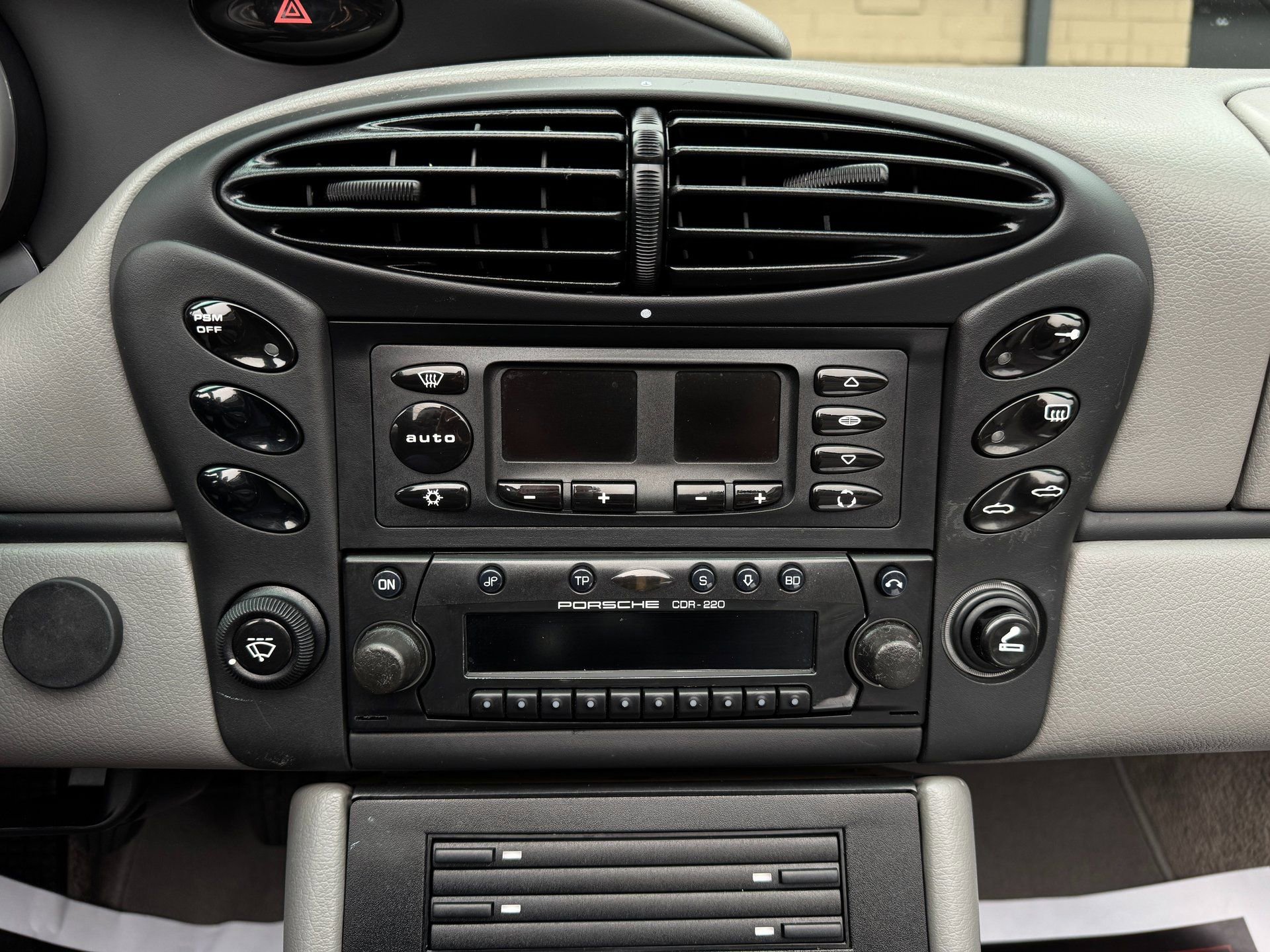 Used 2001 Porsche Boxster S image 32