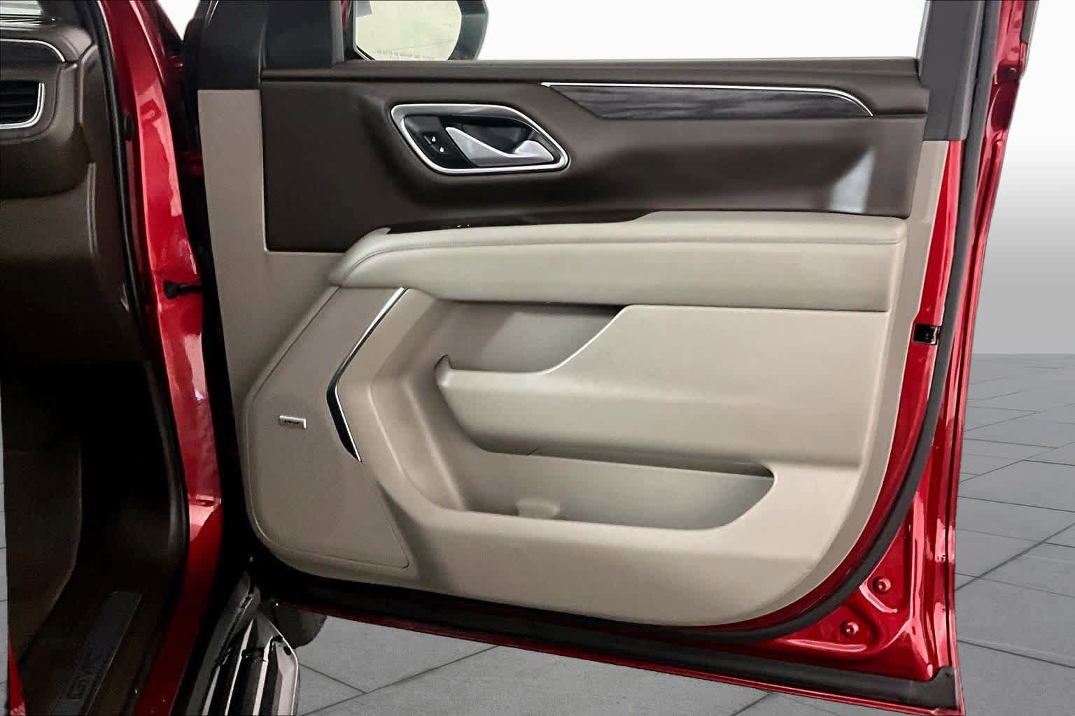 Used 2022 GMC Yukon SLT w/ SLT Premium Package RWD image 22