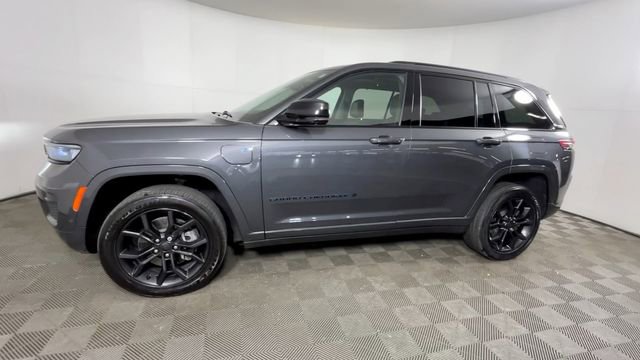 Used 2023 Jeep Grand Cherokee 30th Anniversary AWD/4WD image 9