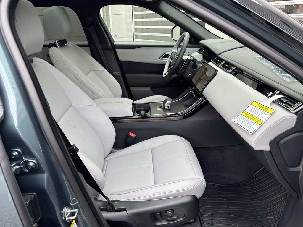 New 2026 Land Rover Range Rover Velar Dynamic SE image 9