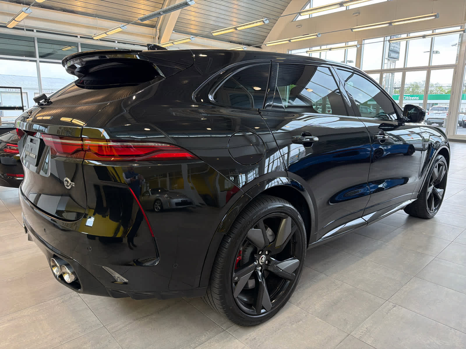Used 2025 Jaguar F-PACE SVR 575 Edition AWD/4WD image 10