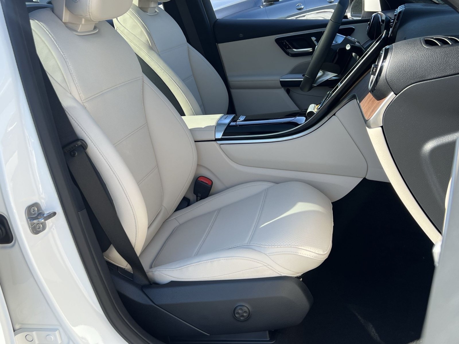 New 2026 Mercedes-Benz GLC 300 4MATIC image 33
