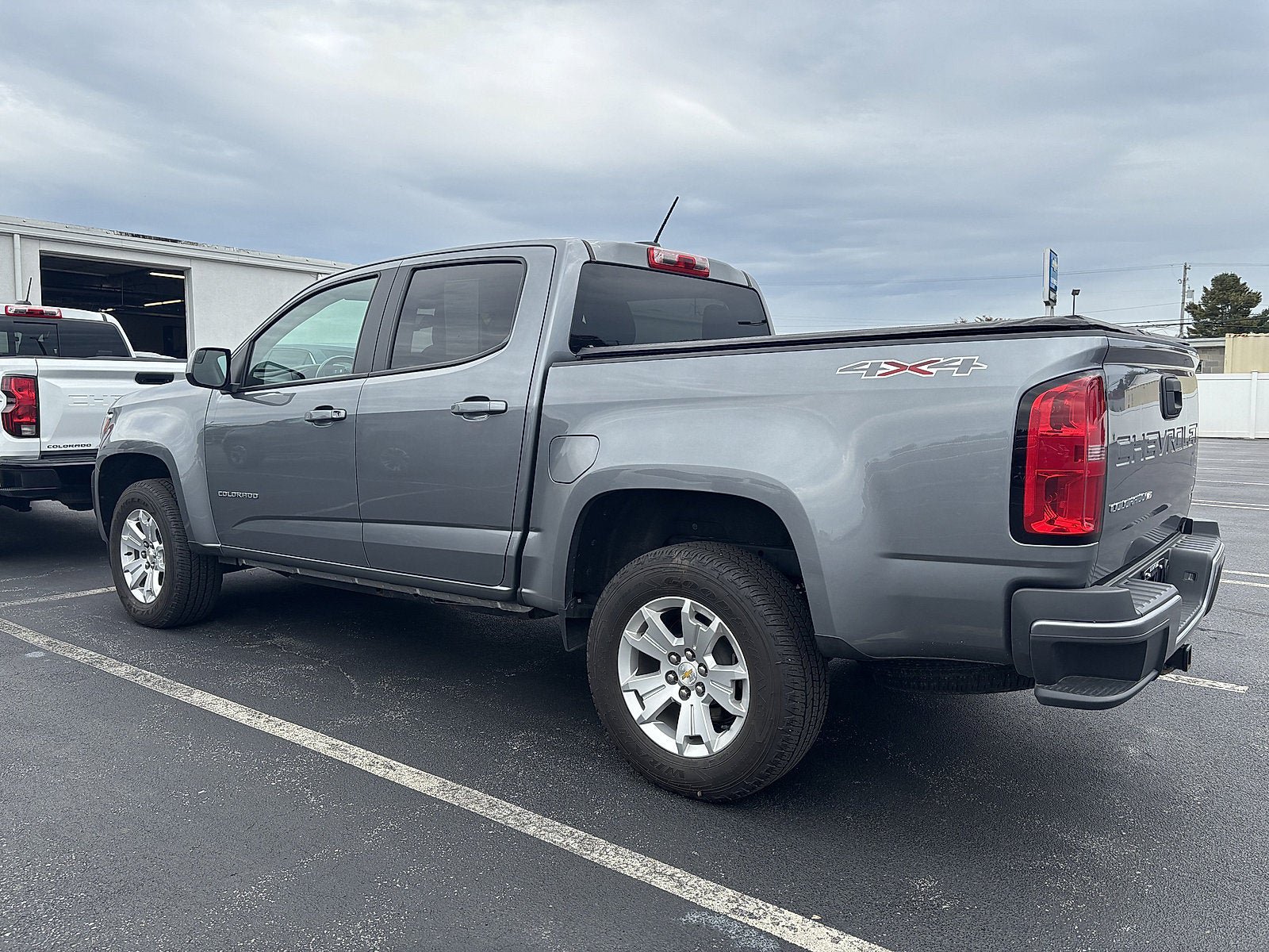 Used 2022 Chevrolet Colorado LT AWD/4WD image 4