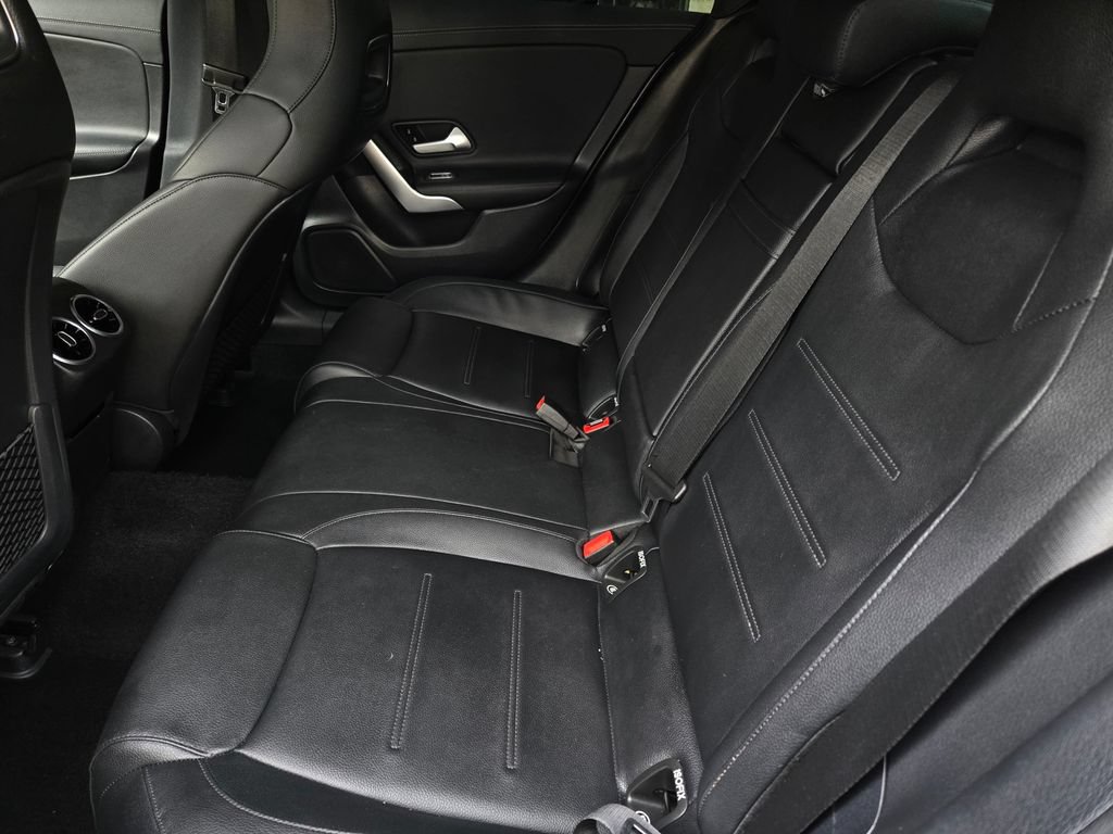 Used 2020 Mercedes-Benz CLA 250 image 13