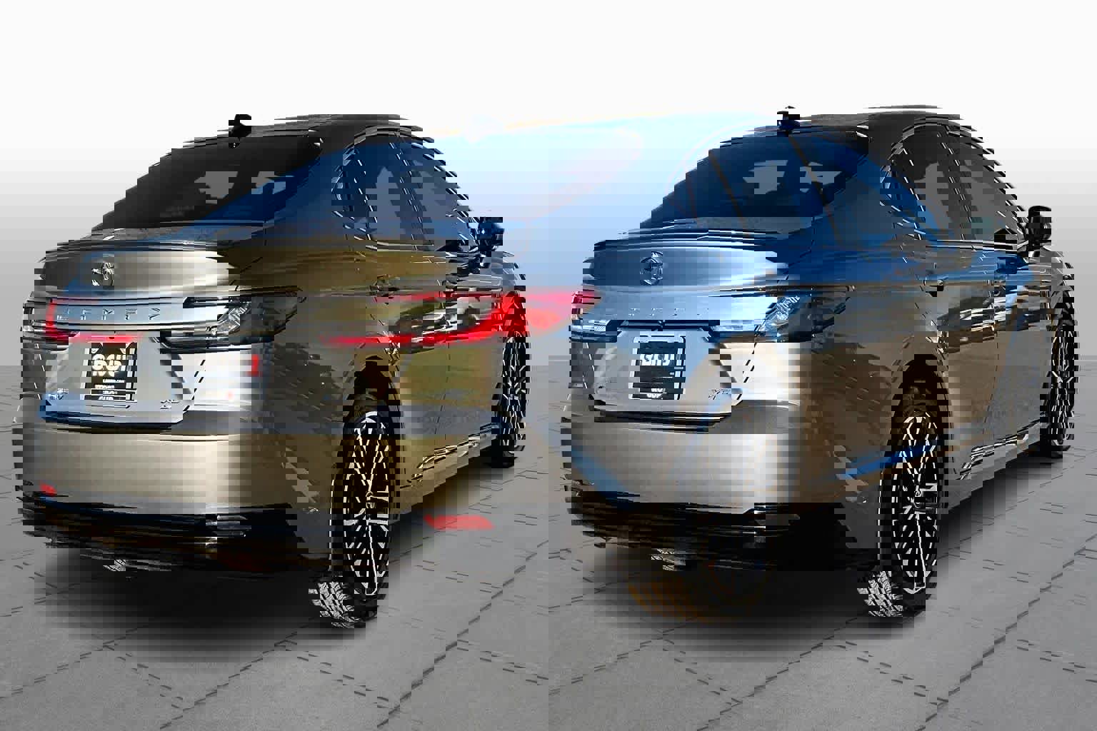 Used 2025 Toyota Camry XLE image 13