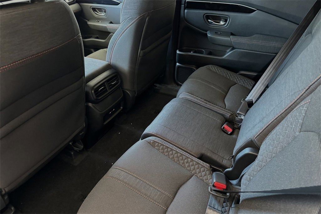 New 2025 Honda Pilot Sport image 11