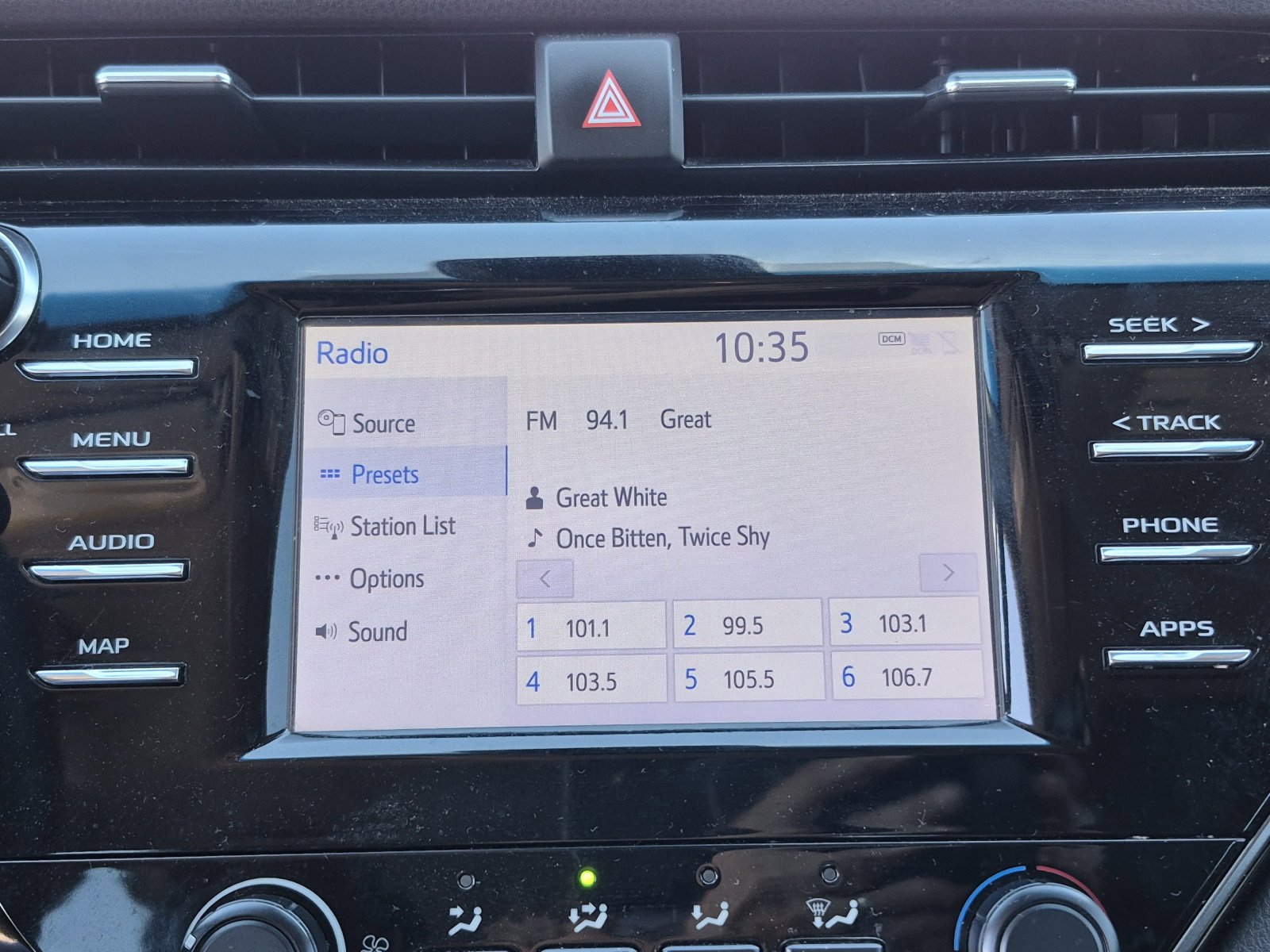 Used 2019 Toyota Camry LE FWD image 29