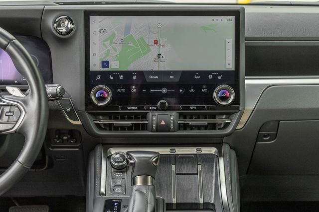 Used 2025 Lexus GX 550 w/ Accessory Package (32) AWD/4WD image 7