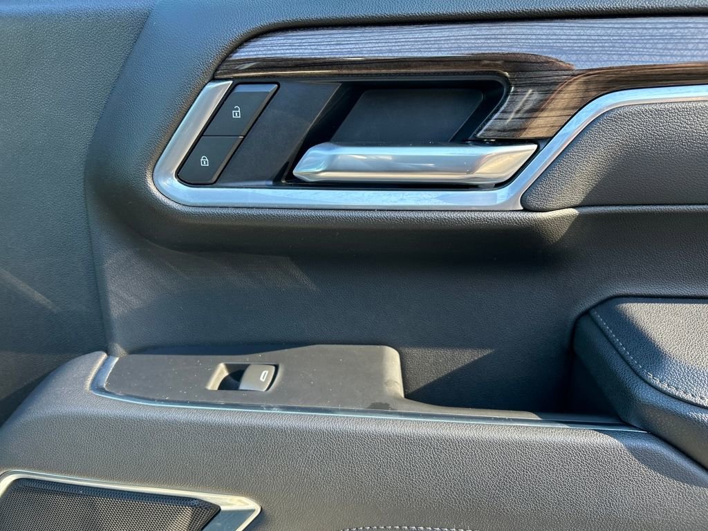 Used 2025 Chevrolet Silverado 1500 LT image 30