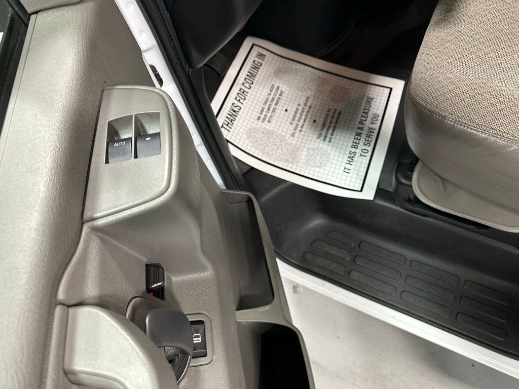 Used 2022 Chevrolet Express 3500 w/ Power Convenience Package image 9