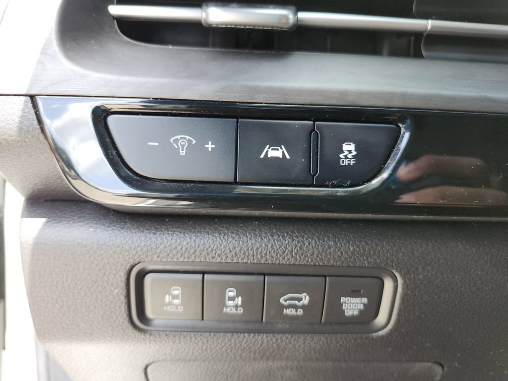 Used 2022 Kia Carnival SX FWD image 27