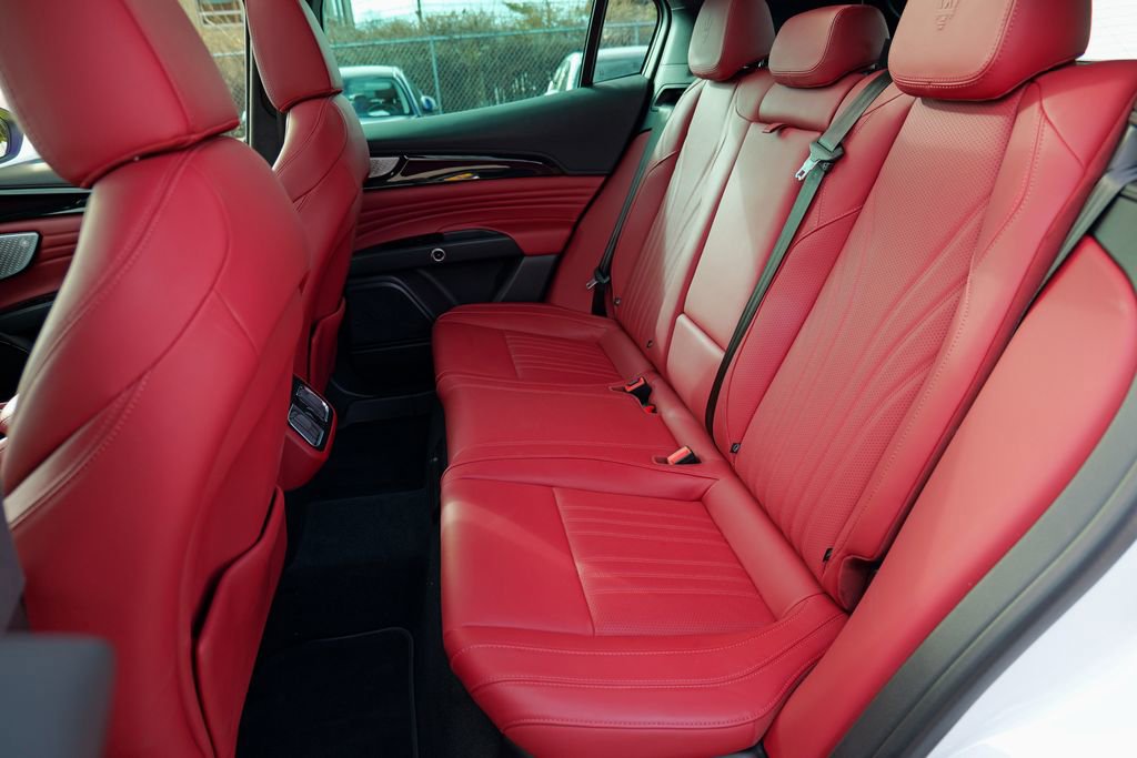 Certified 2023 Maserati Grecale Modena image 29