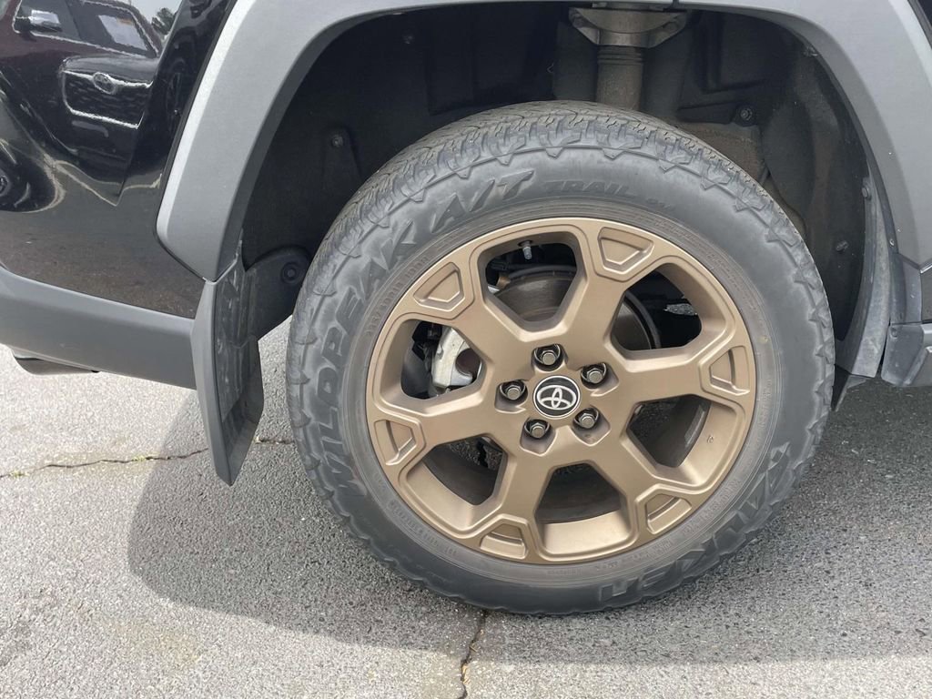Used 2023 Toyota RAV4 AWD Hybrid image 9