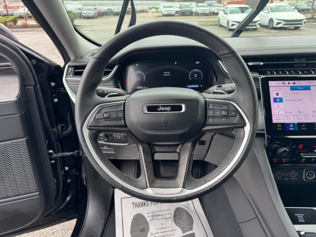 Used 2023 Jeep Grand Cherokee Limited image 12