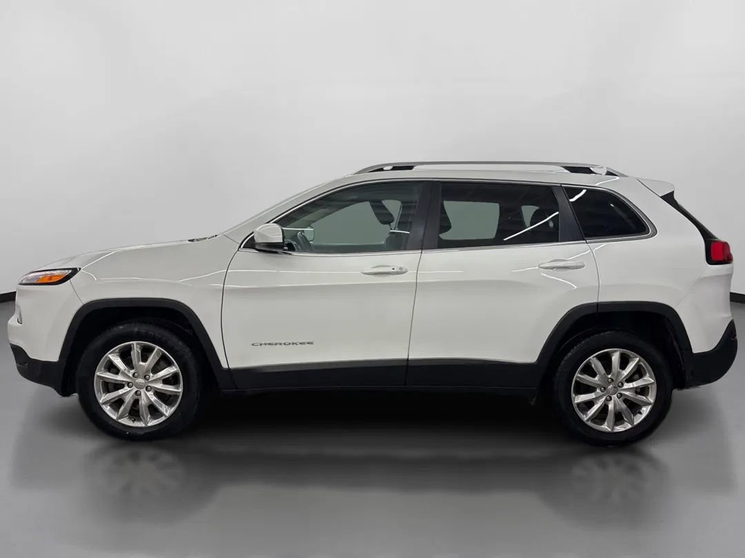 Used 2017 Jeep Cherokee Limited image 5