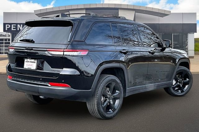 Used 2023 Jeep Grand Cherokee Limited w/ Black Appearance Package image 2