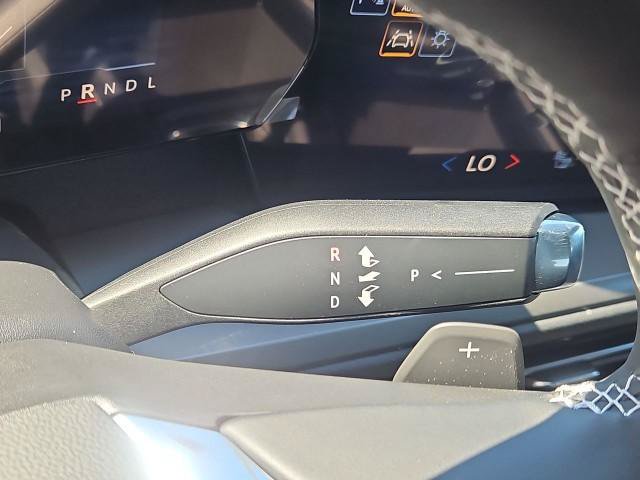 New 2027 Chevrolet Traverse LT w/ LPO, Cargo Package FWD image 16