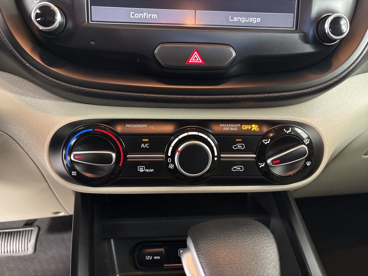 Used 2025 Kia Soul LX image 16