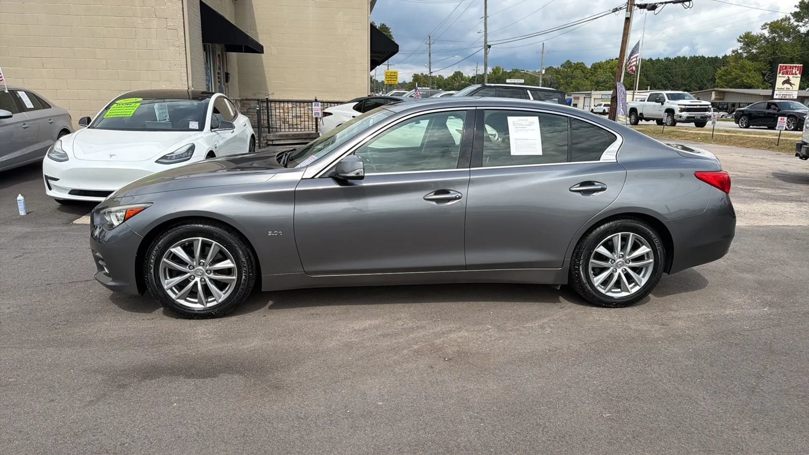 Used 2017 INFINITI Q50 3.0t Premium AWD/4WD image 2