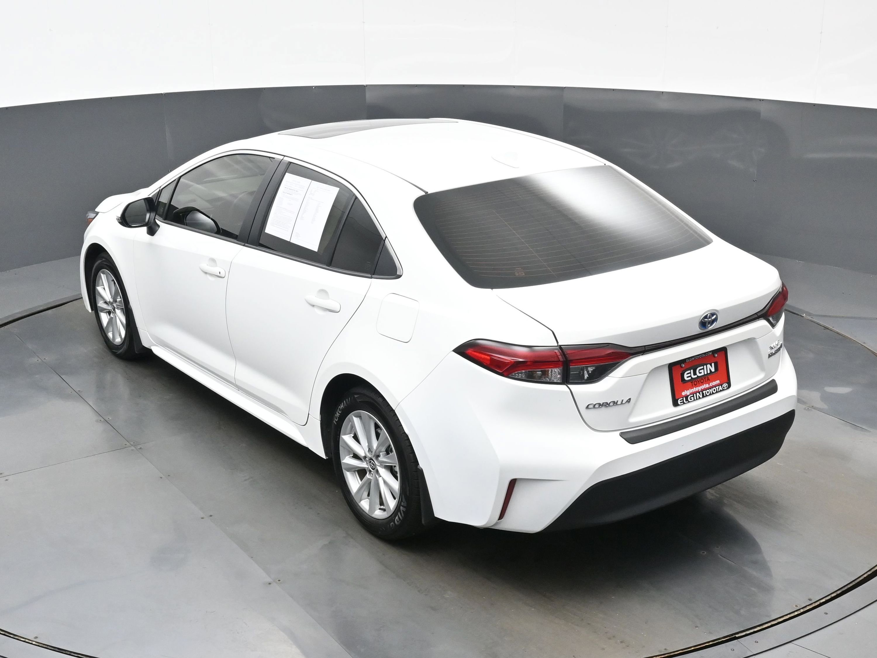Used 2024 Toyota Corolla XLE FWD image 40