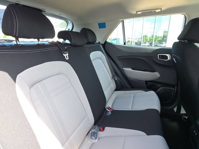 Certified 2024 Hyundai Venue SEL FWD image 8