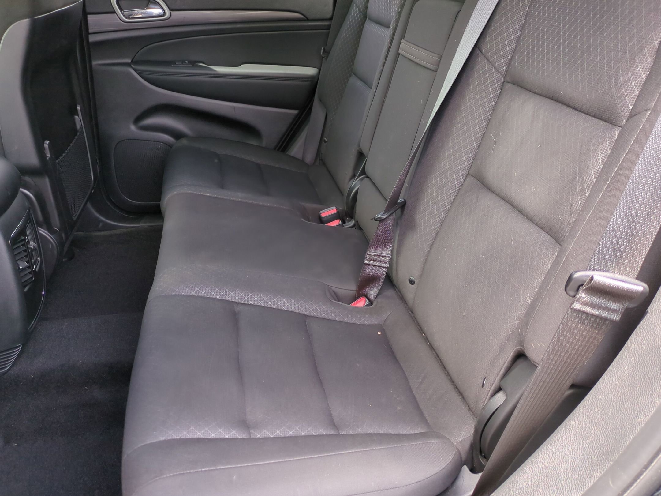 Used 2022 Jeep Grand Cherokee Laredo E image 34