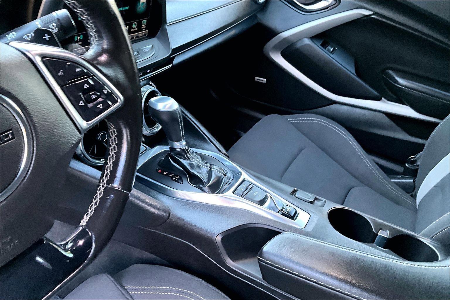 Used 2018 Chevrolet Camaro LT w/ Technology Package RWD image 15