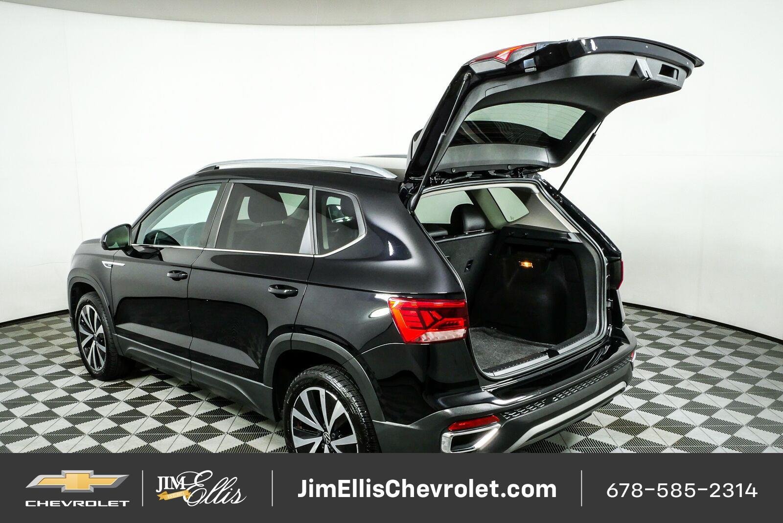 Used 2023 Volkswagen Taos SE FWD image 32