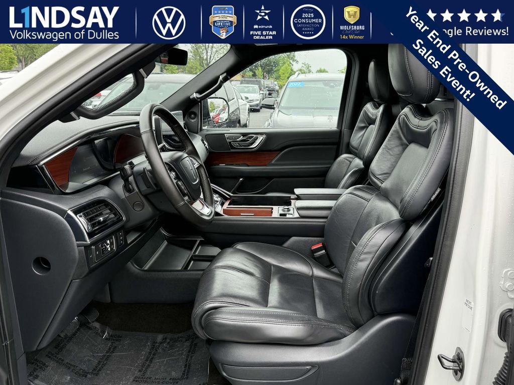 Used 2022 Lincoln Navigator Reserve image 11
