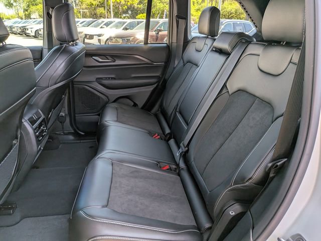 Used 2024 Jeep Grand Cherokee Altitude image 19