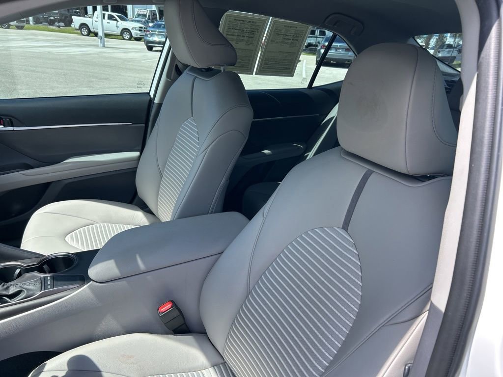 Used 2023 Toyota Camry SE FWD image 22