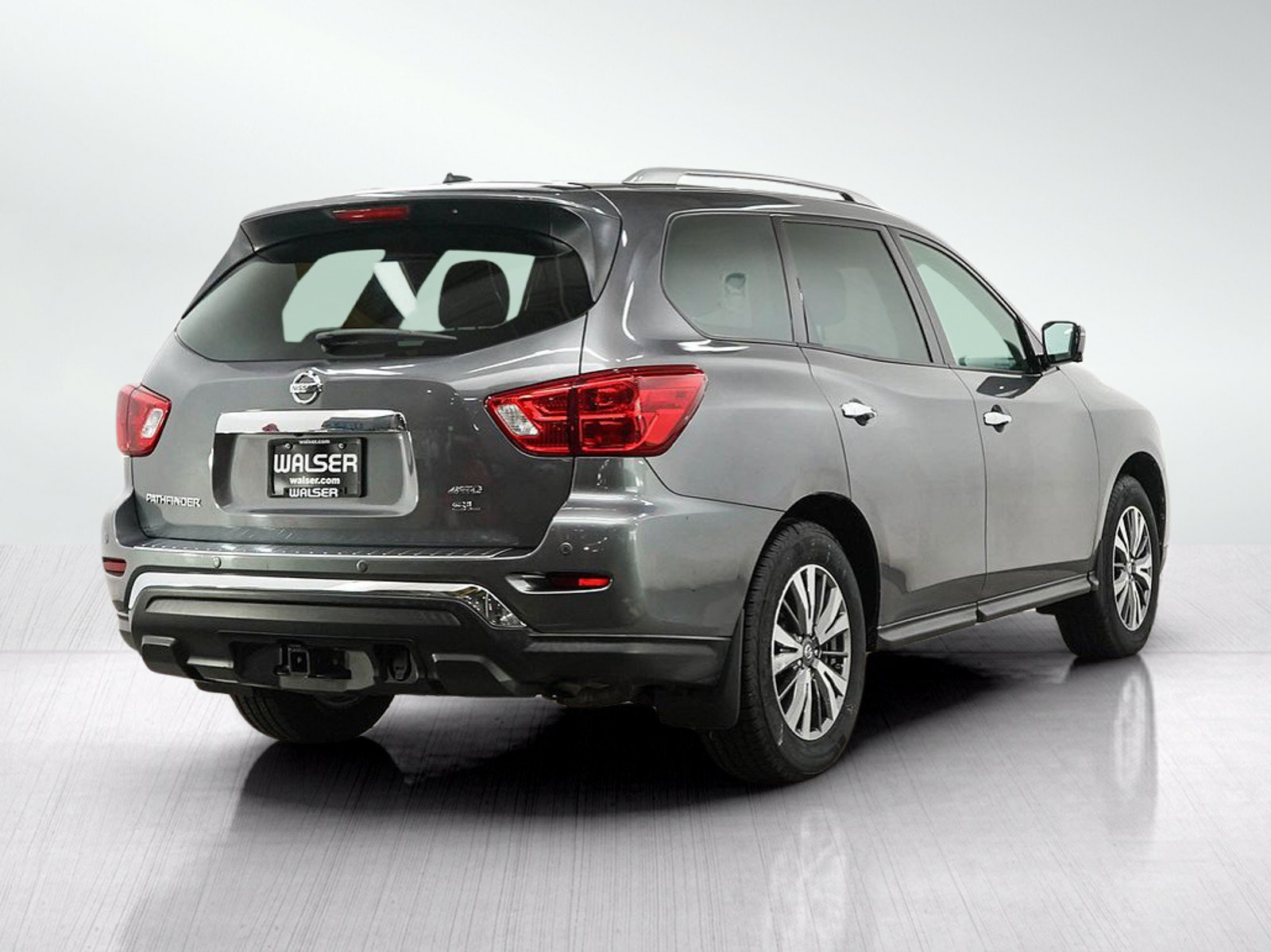 Used 2017 Nissan Pathfinder SL w/ SL Tech Package AWD/4WD image 5