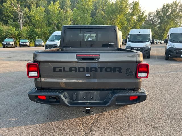 Used 2022 Jeep Gladiator Sport AWD/4WD image 5