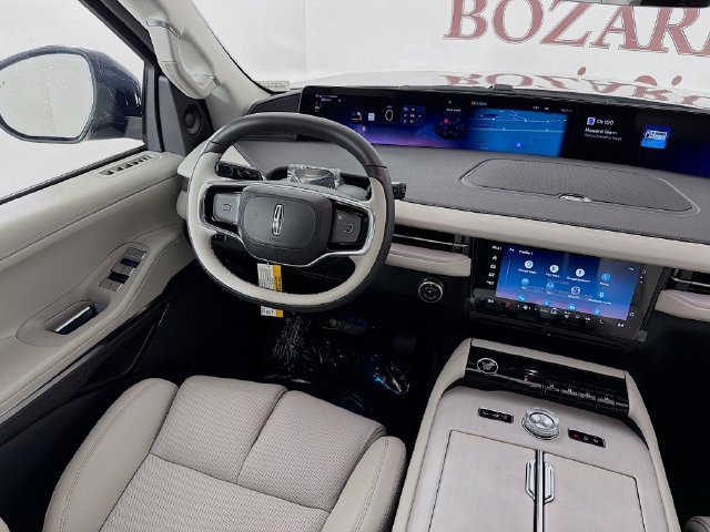 New 2026 Lincoln Navigator L Premier AWD/4WD image 24