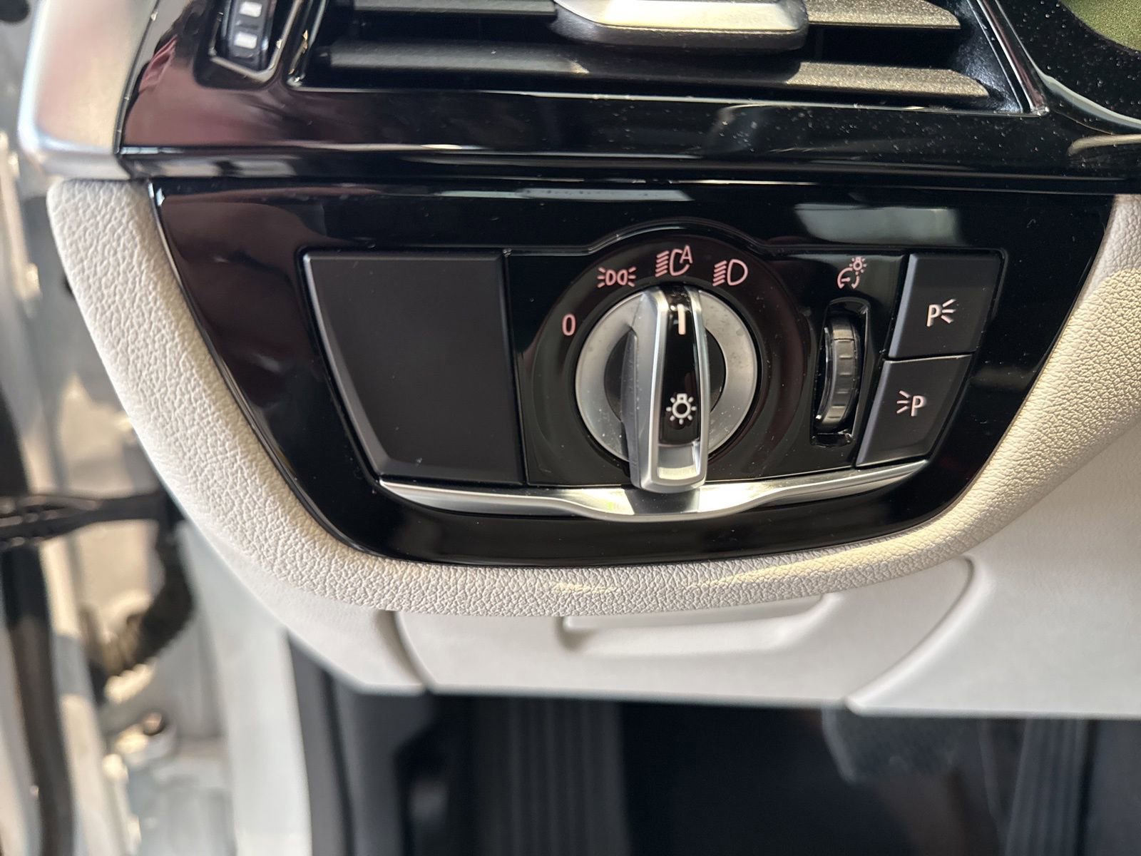 Used 2023 BMW 540i xDrive w/ Premium Package AWD/4WD image 15