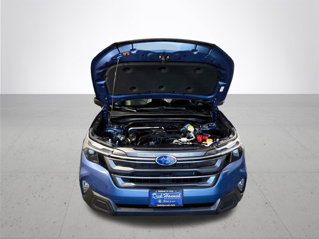 Used 2025 Subaru Forester Limited AWD/4WD image 23