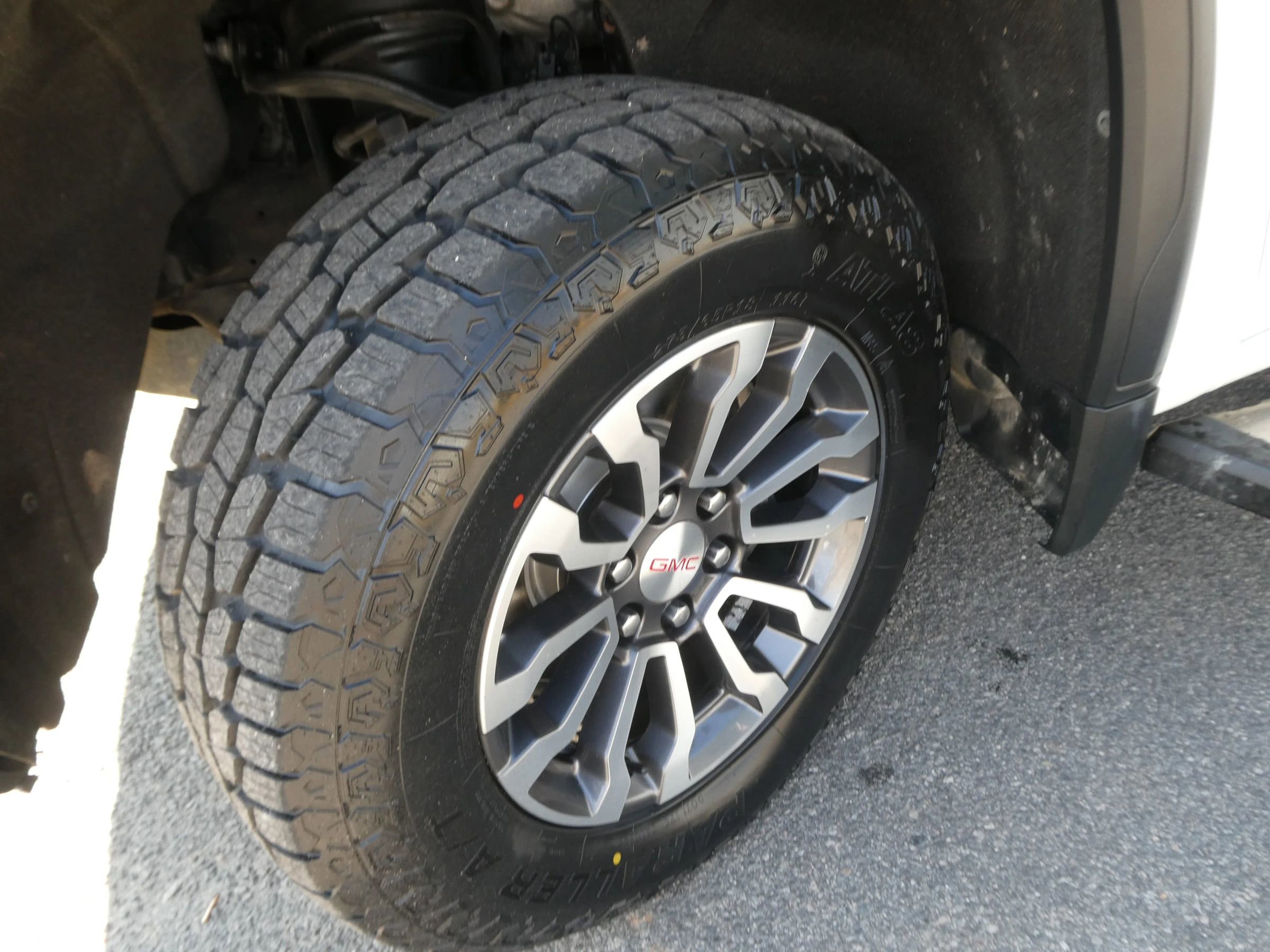 Used 2020 GMC Sierra 1500 AT4 w/ Off-Road Performance Package image 29