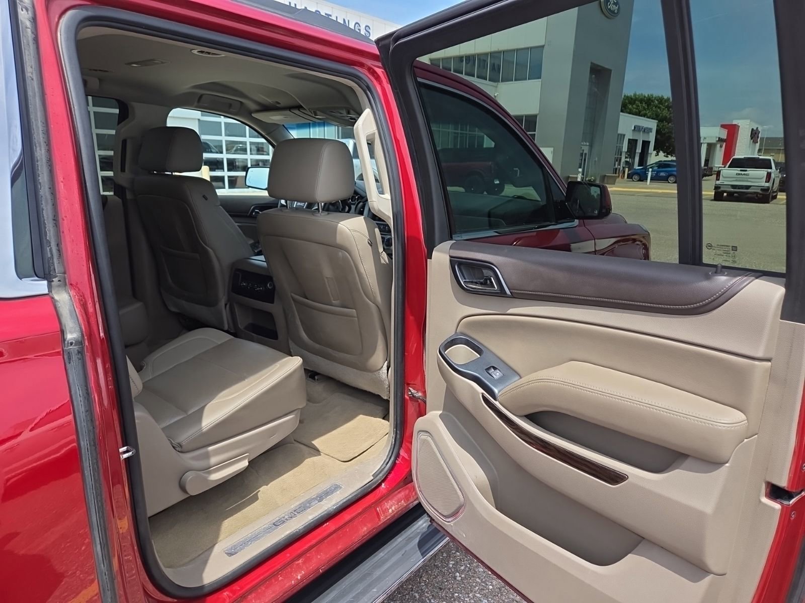 Used 2015 GMC Yukon XL SLT w/ HD Trailering Package AWD/4WD image 13