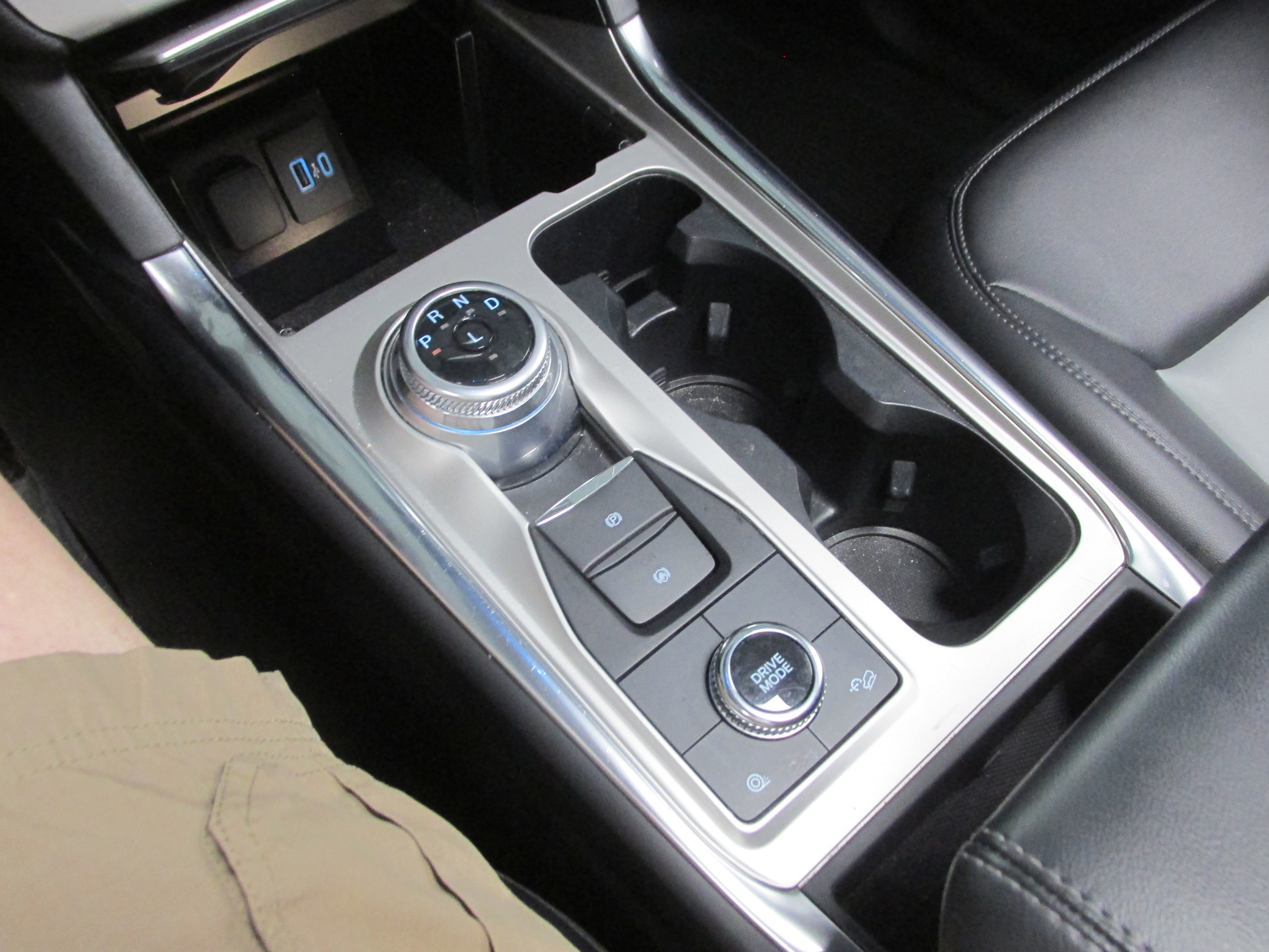 Used 2022 Ford Explorer XLT w/ Equipment Group 202A image 43